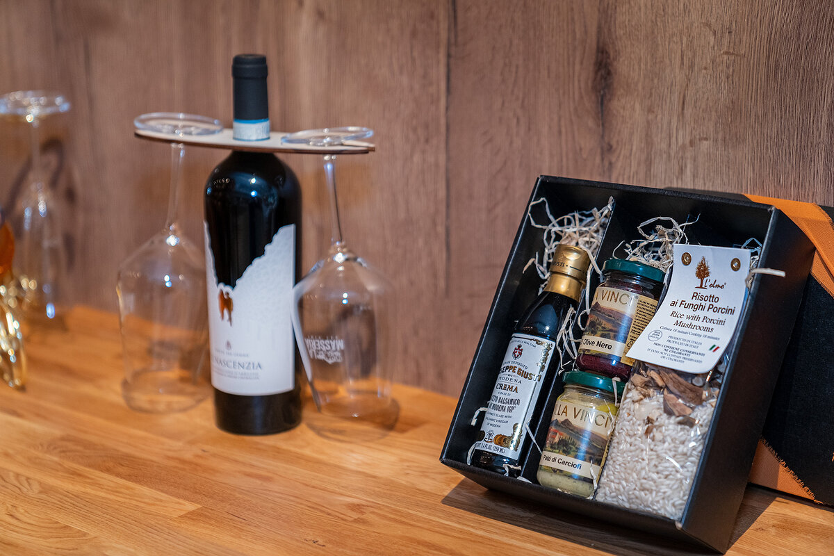 La Masseria dei Vini Kiel/Friedrichsort: italienische Feinkost und exquisite Spezialitäten, erlesene Weine, Catering & Events Deko